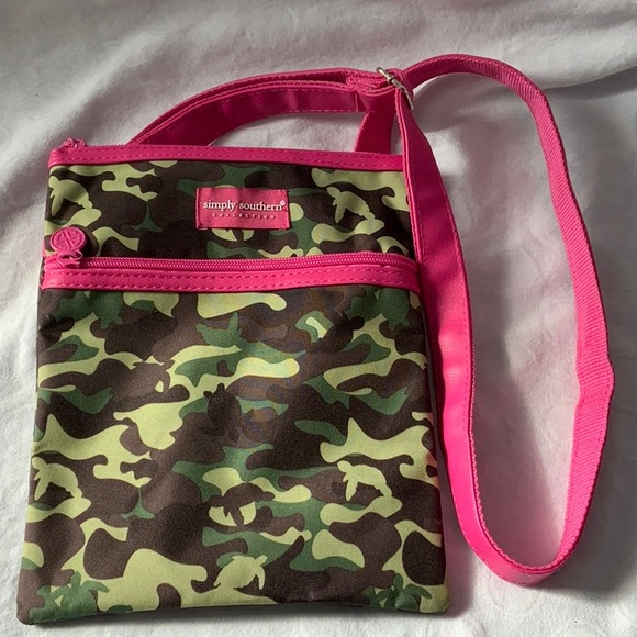 Simple’s Southern Collection TURTLE CAMO Print Crossbody NWOT 100% Clean 2pocket - Picture 3 of 9